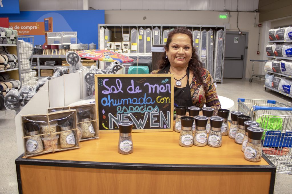 Walmart Chile se compromete a que el 70% de sus proveedores sean pequeñas y medianas empresas al 2026