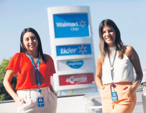 La inspiradora historia de dos colaboradoras de Walmart Chile que han hecho carrera en la compañía